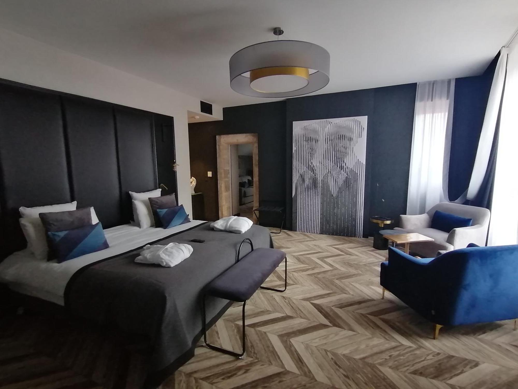Mercure Viguier Du Roy